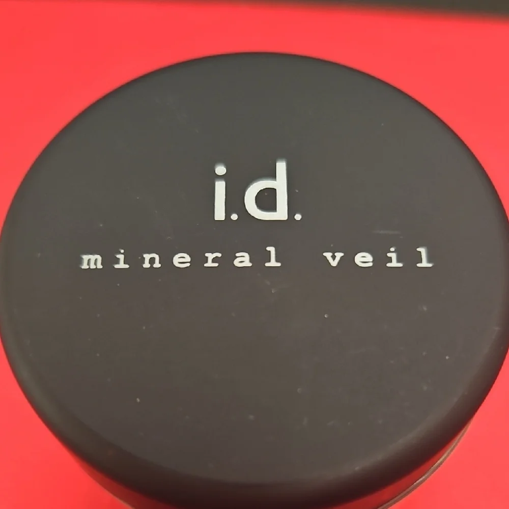 bareMinerals Mineral Veil Finishing Powder
